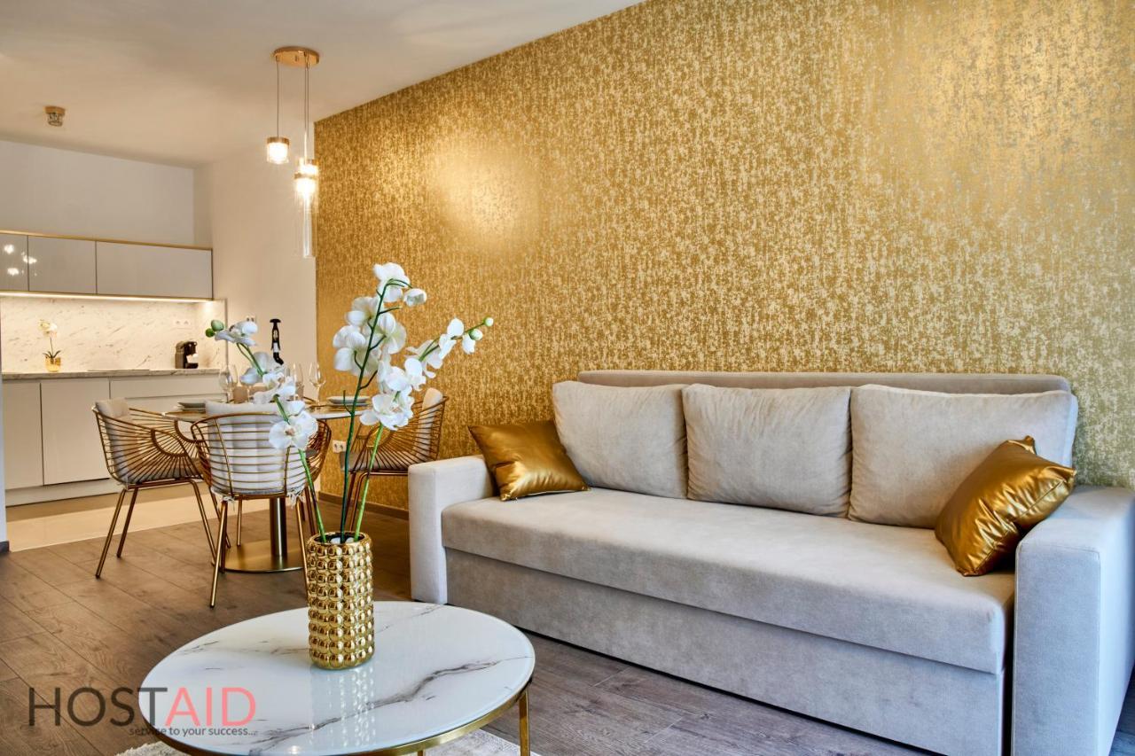 Azur Apartment - Hostaid Siófok Eksteriør billede