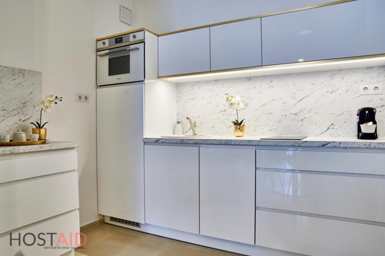 Azur Apartment - Hostaid Siófok Eksteriør billede