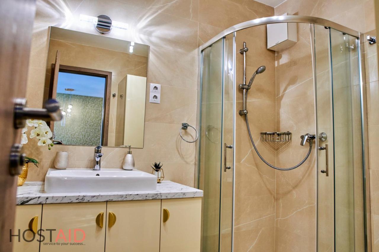 Azur Apartment - Hostaid Siófok Eksteriør billede