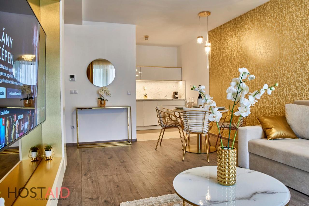 Azur Apartment - Hostaid Siófok Eksteriør billede