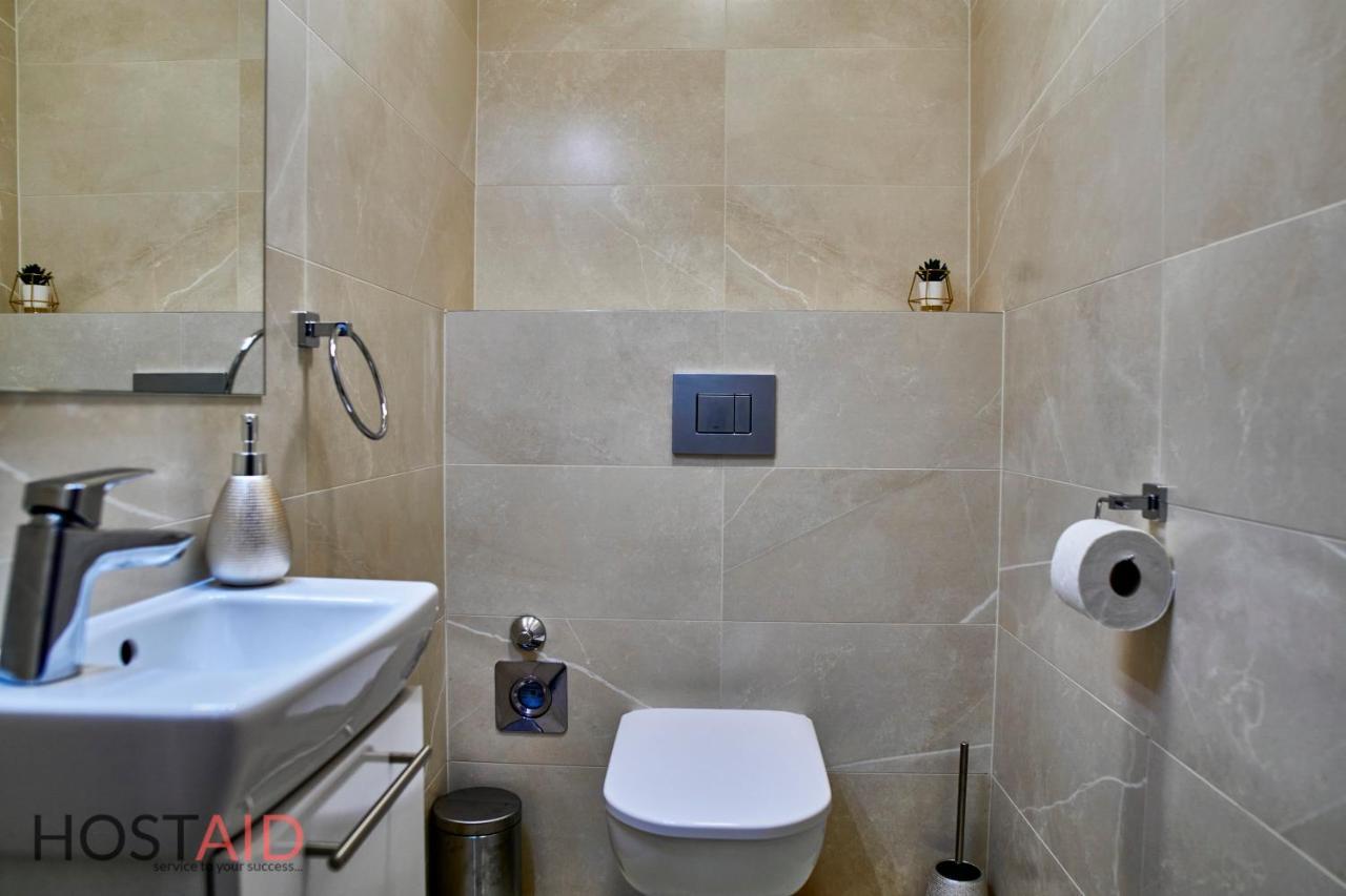 Azur Apartment - Hostaid Siófok Eksteriør billede